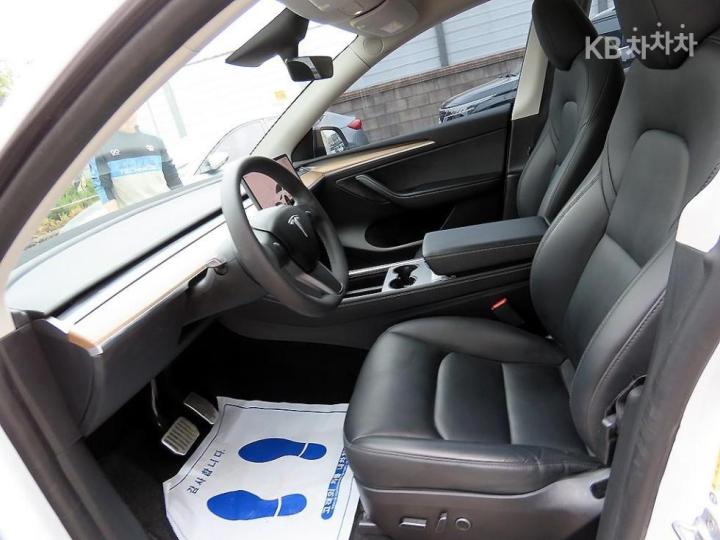 Tesla Model Y RWD Base Type 6