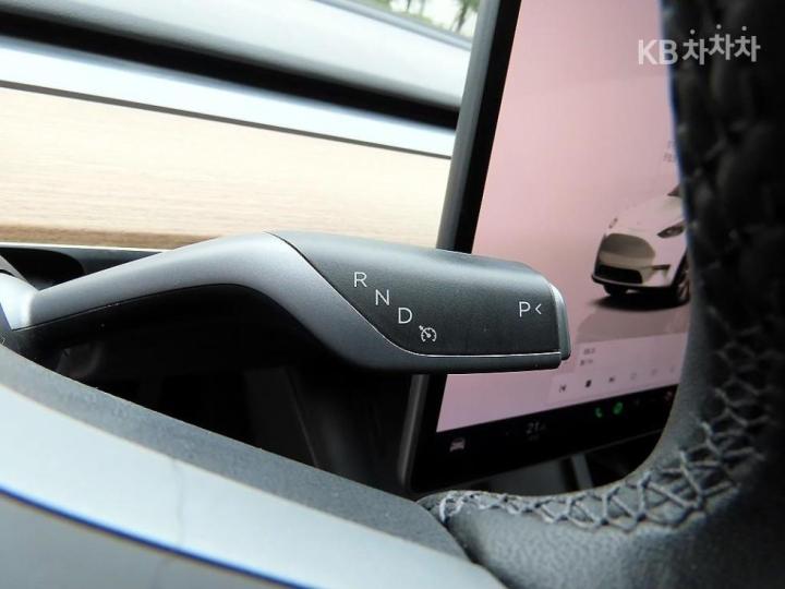 Tesla Model Y RWD Base Type 10