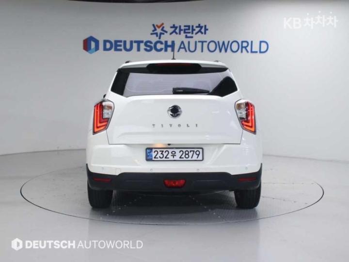 KG Mobility (Ssangyong) Tivoli Gasoline V3 2WD Base Type 5