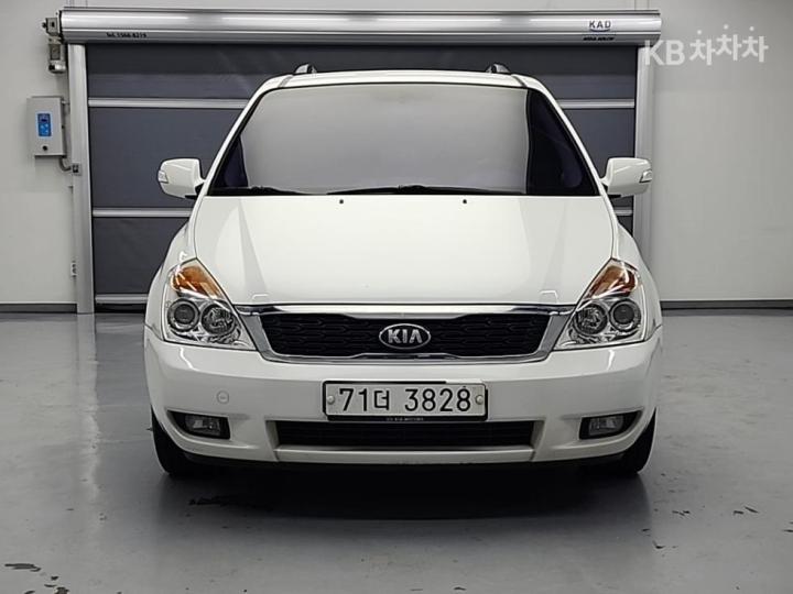 Kia Carnival R Grand GLX Top Model 3