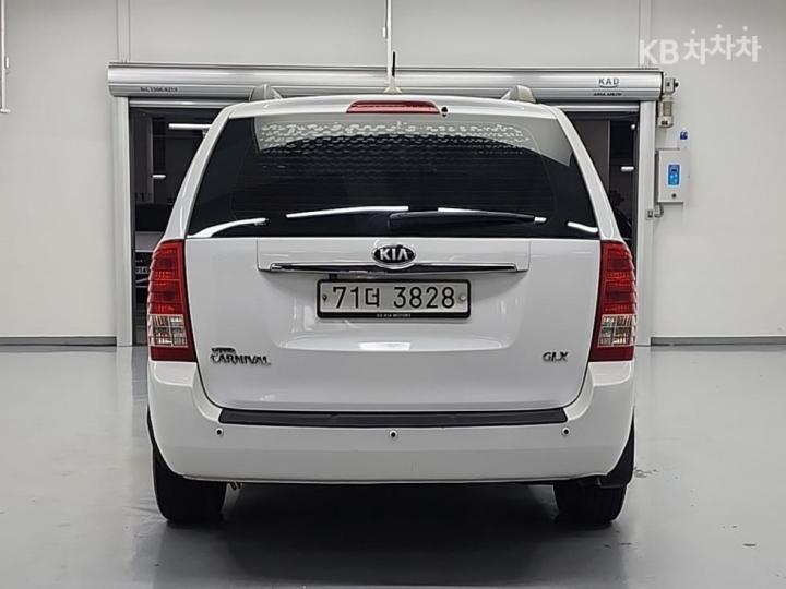 Kia Carnival R Grand GLX Top Model 4