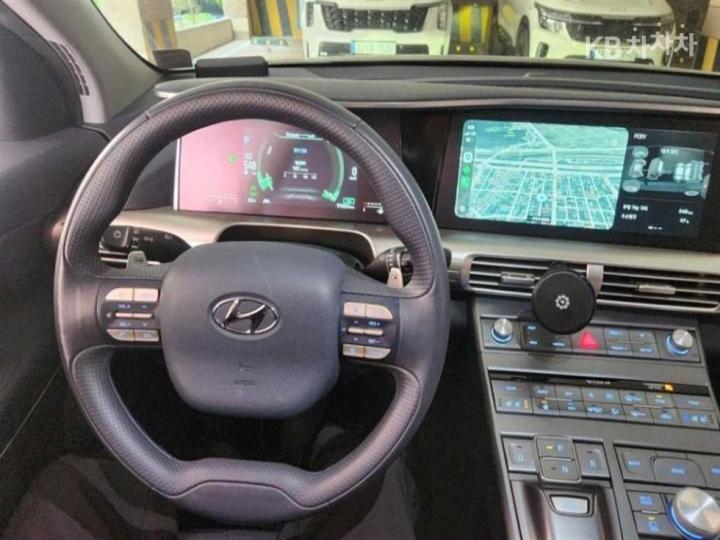 Hyundai Nexo Premium 10