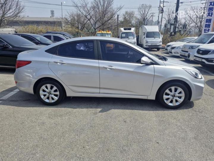 Hyundai Accent New 1.4 VVT Style 4