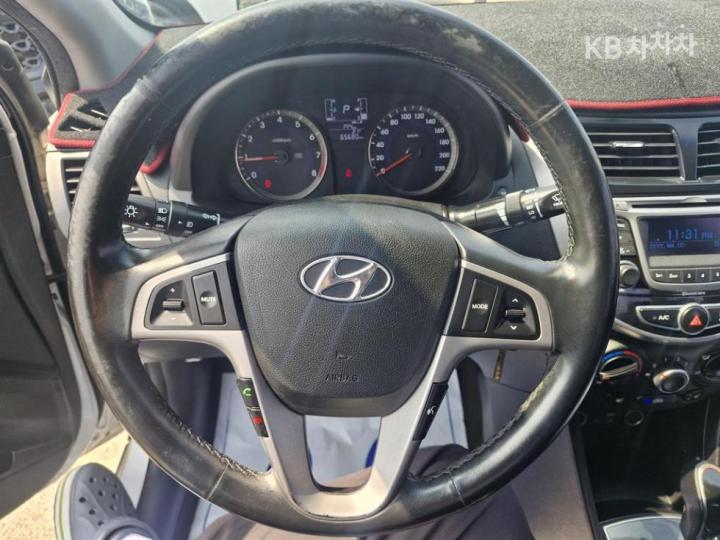 Hyundai Accent New 1.4 VVT Style 9