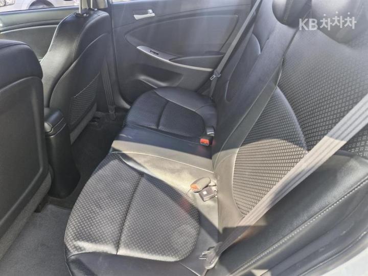 Hyundai Accent New 1.4 VVT Style 10