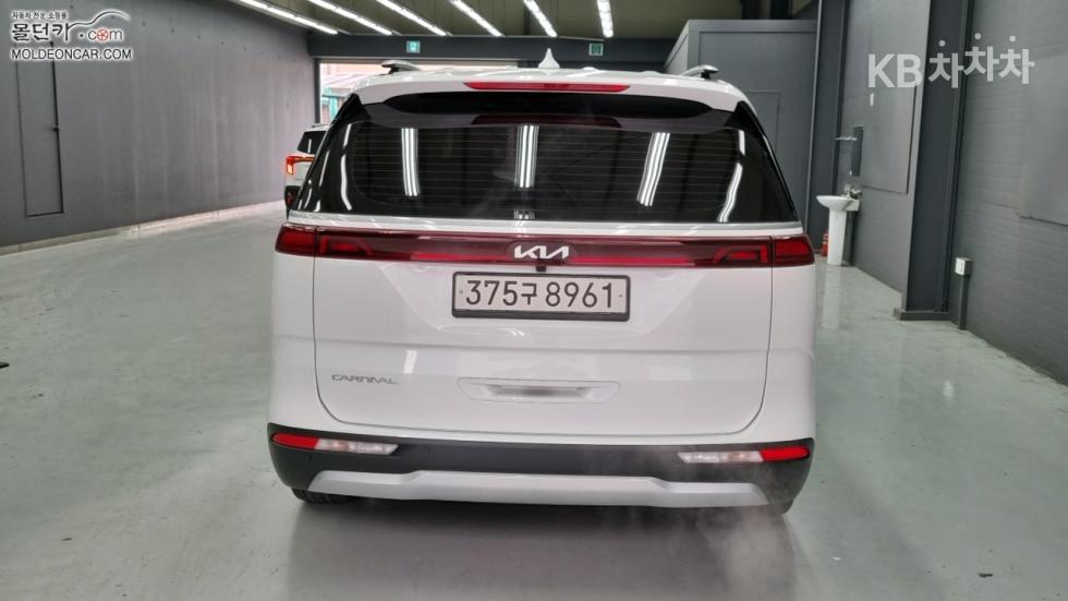 2023 - kia carnival