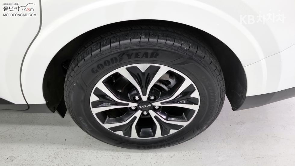 2023 - kia carnival