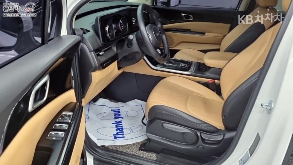 2023 - kia carnival