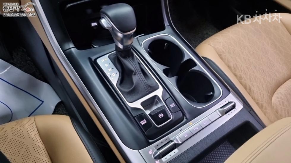 2023 - kia carnival