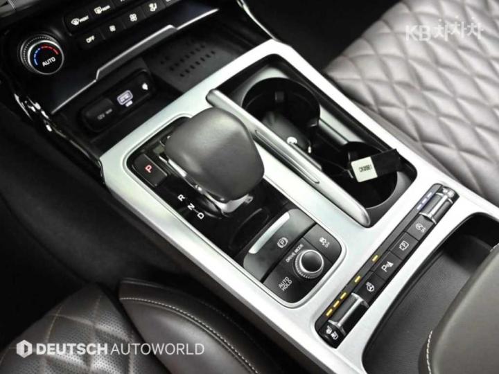 Kia Stinger Meister 2.5 Gasoline Turbo 4WD Masters 10