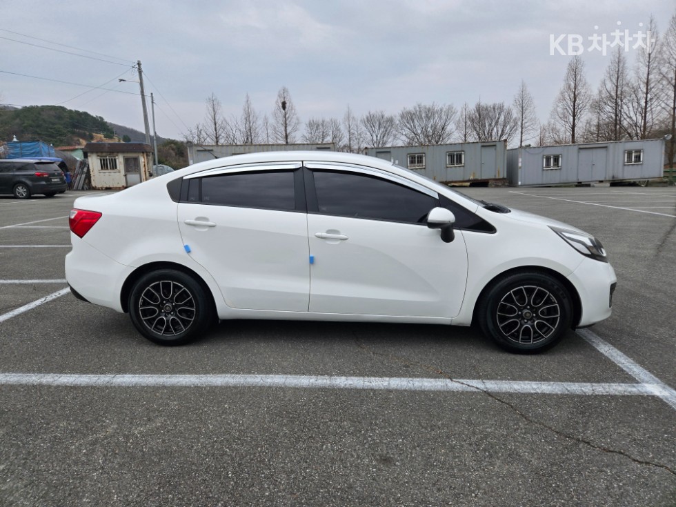 2014 - kia pride