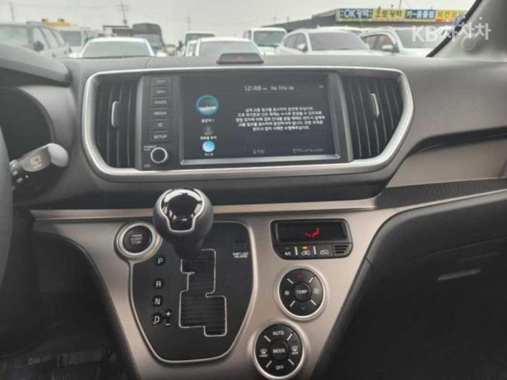 Kia Ray 1.0 Gasoline Signature 8