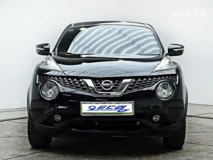 Nissan Juke 1.6 SV 2