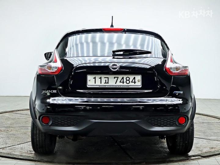 Nissan Juke 1.6 SV 4