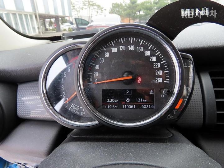 Mini Cooper 1.5 Base Type 10