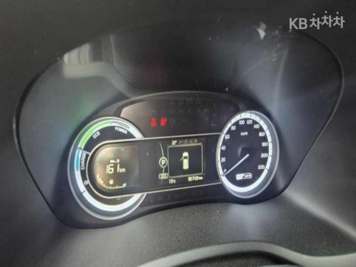 Kia Niro 1.6 Prestige 5