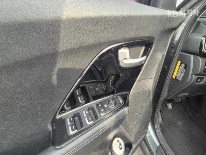 Kia Niro 1.6 Prestige 9