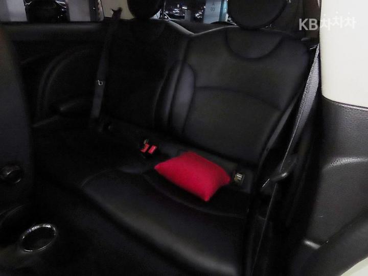 Mini Cooper 1.6 Base Type 8