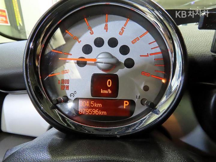 Mini Cooper 1.6 Base Type 10