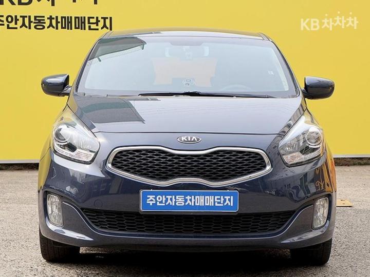 Kia Carens 2.0 LPi Luxury 2