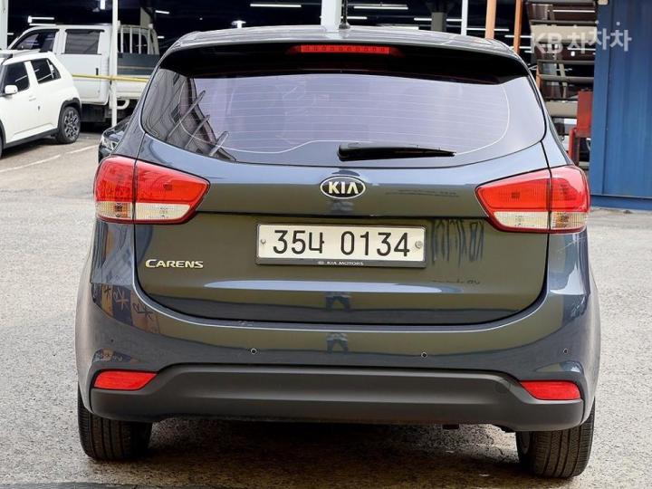 Kia Carens 2.0 LPi Luxury 4