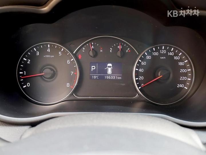 Kia Carens 2.0 LPi Luxury 7