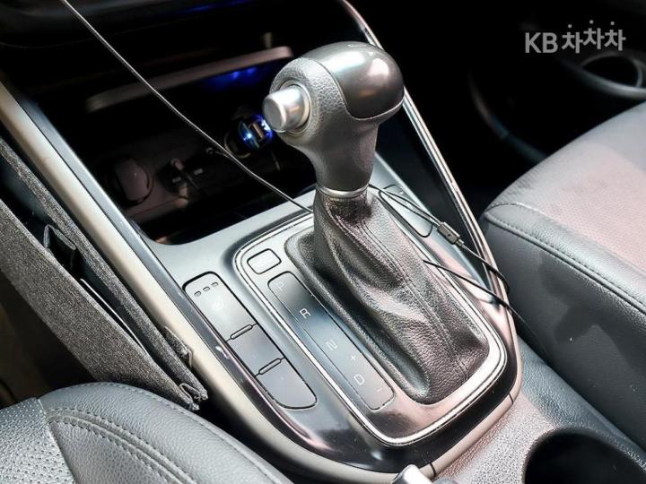 Kia Carens 2.0 LPi Luxury 8