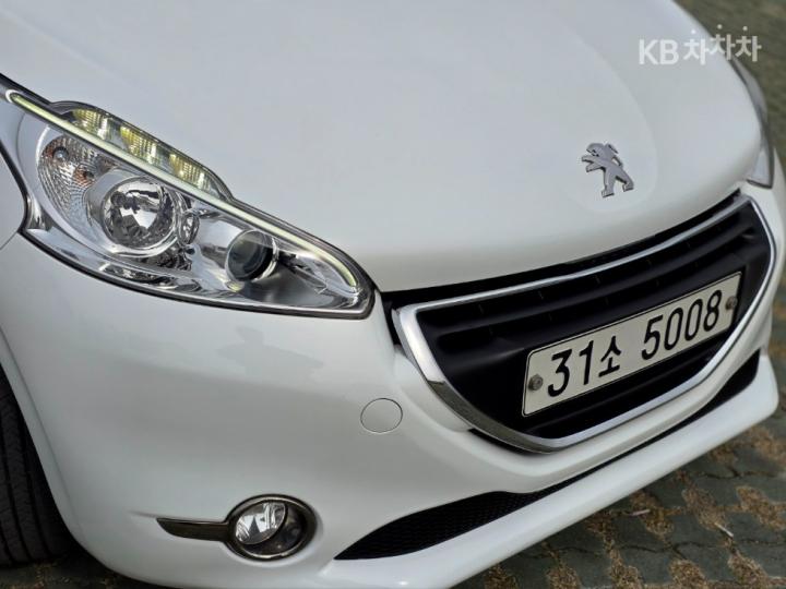 Peugeot 208 1.6 e-HDi 5 Duo ECO 7