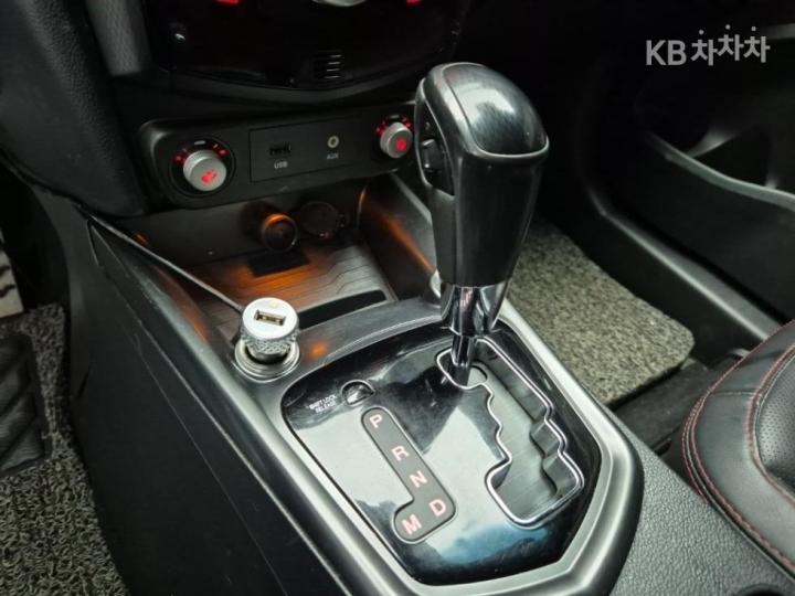 KG Mobility (Ssangyong) Tivoli Air 4WD RX 9