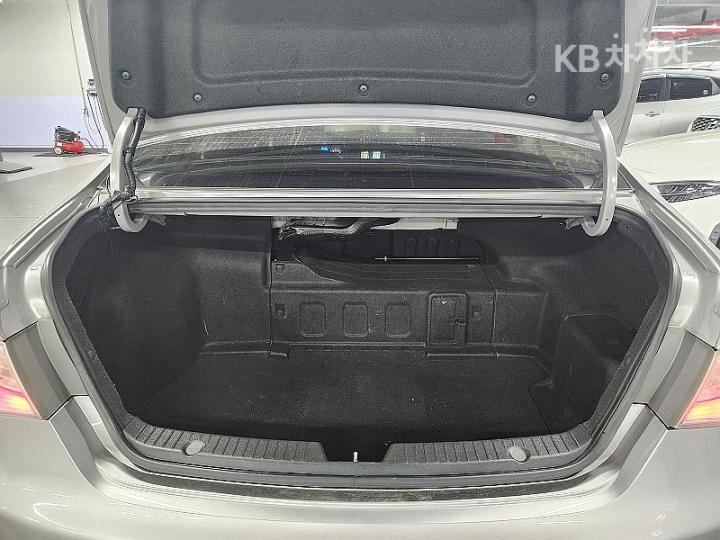 Hyundai Sonata Hybrid 2.0 Premium 7