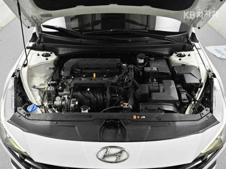 Hyundai Avante CN7 1.6 Gasoline Modern 7