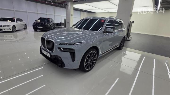 BMW X7 xDrive 40i — foto 1