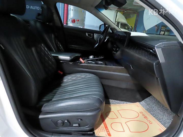 Kia Stonic Gasoline 1.4 MPI Prestige 9