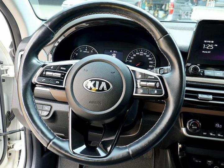 Kia Seltos 1.6 Gasoline Turbo 2WD Signature 9