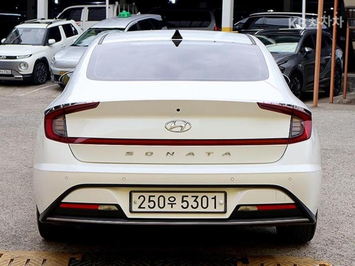 Hyundai Sonata DN8 2.0 Premium Family 4