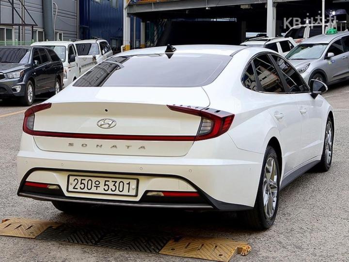 Hyundai Sonata DN8 2.0 Premium Family 5