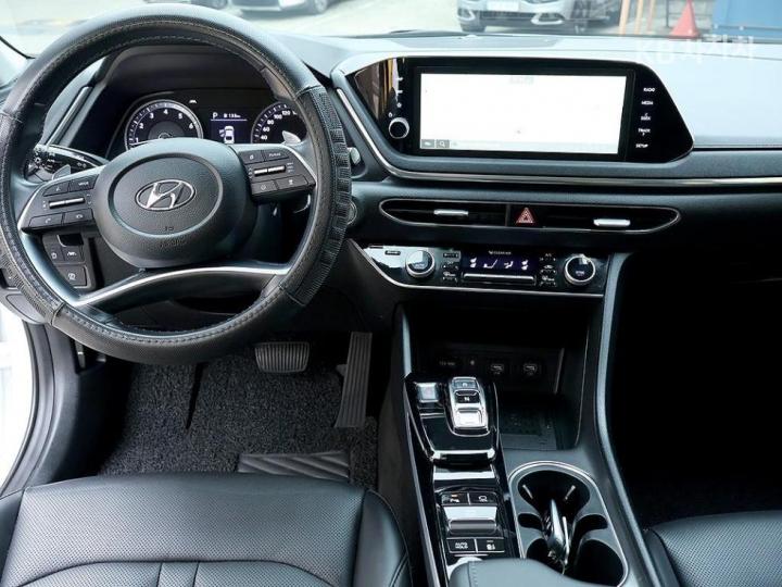 Hyundai Sonata DN8 2.0 Premium Family 6