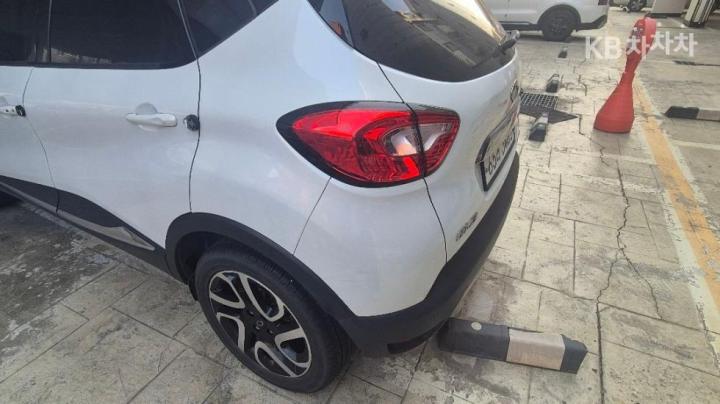 Renault QM3 RE Signature 9