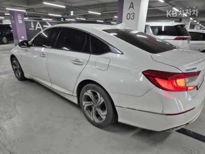 Honda Accord 1.5 Turbo 4