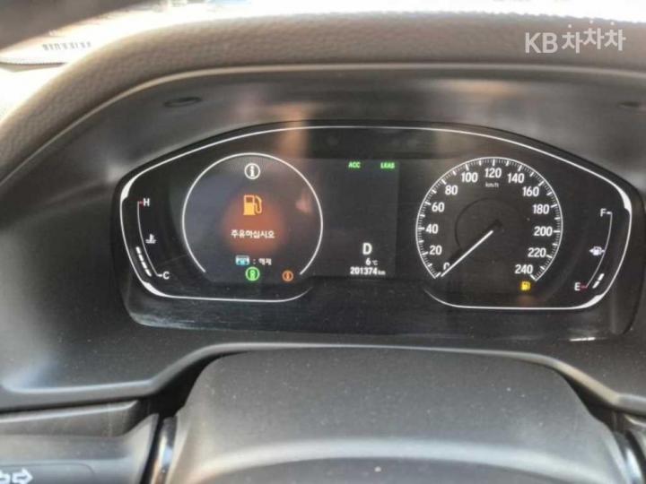 Honda Accord 1.5 Turbo 9