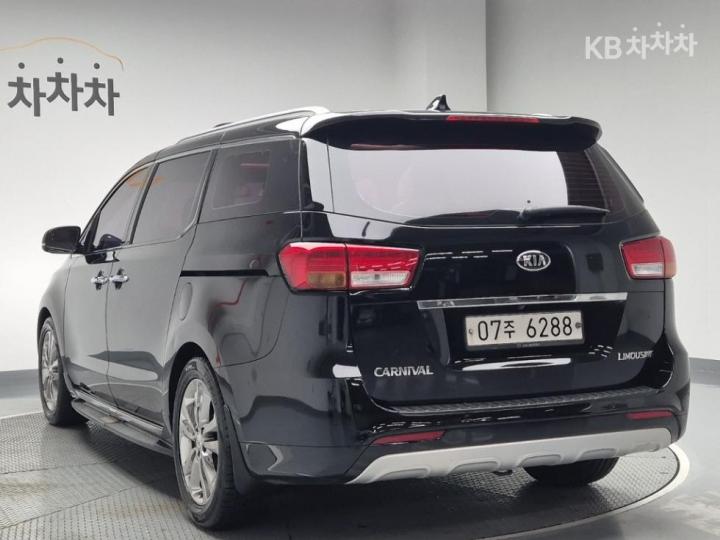 Kia Carnival 3.3 Gasoline Limousine President 3