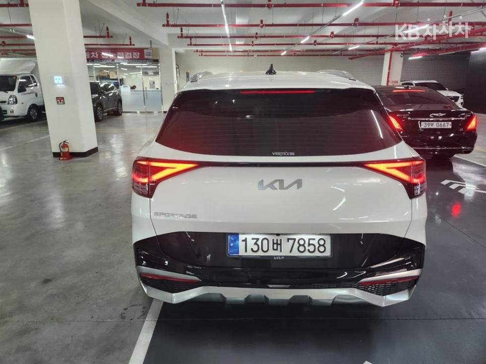 2023 - kia sportage