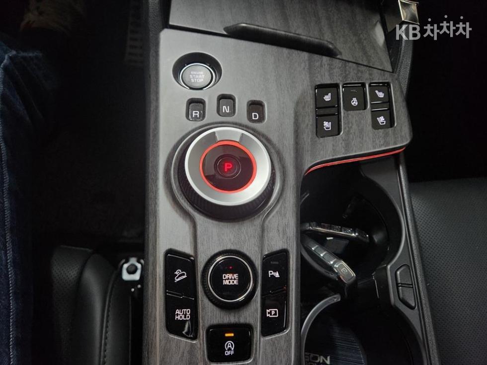 2023 - kia sportage