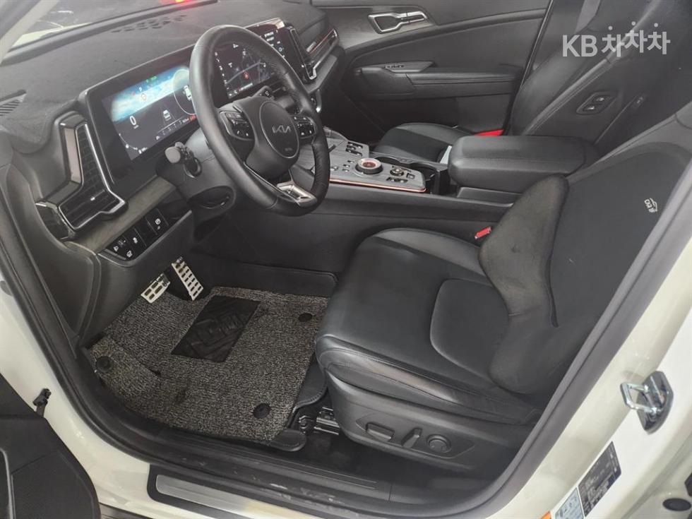 2023 - kia sportage