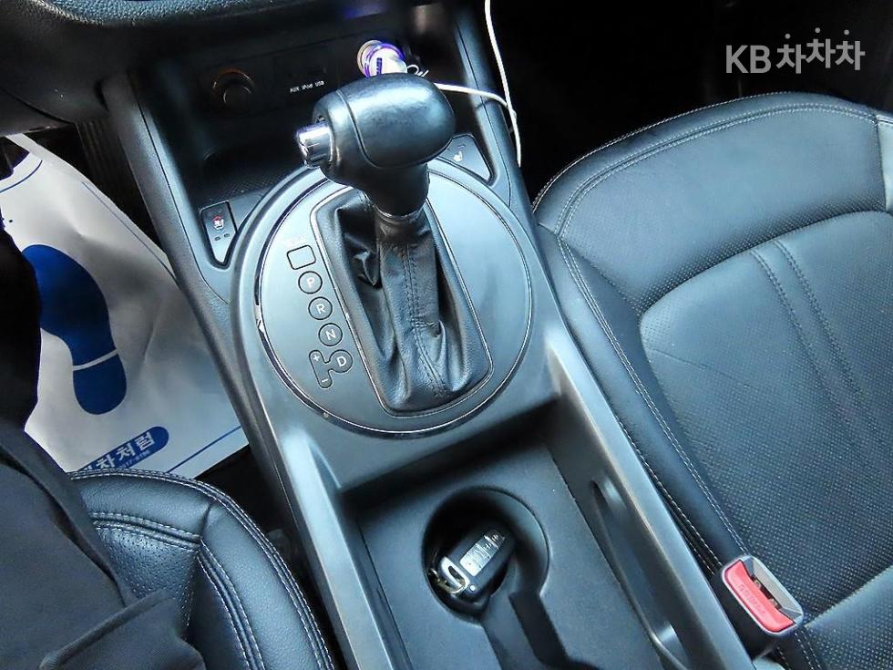 2011 - kia sportage