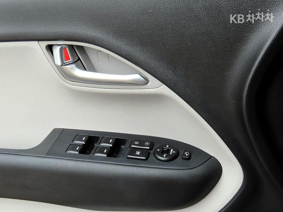 2023 - kia kia