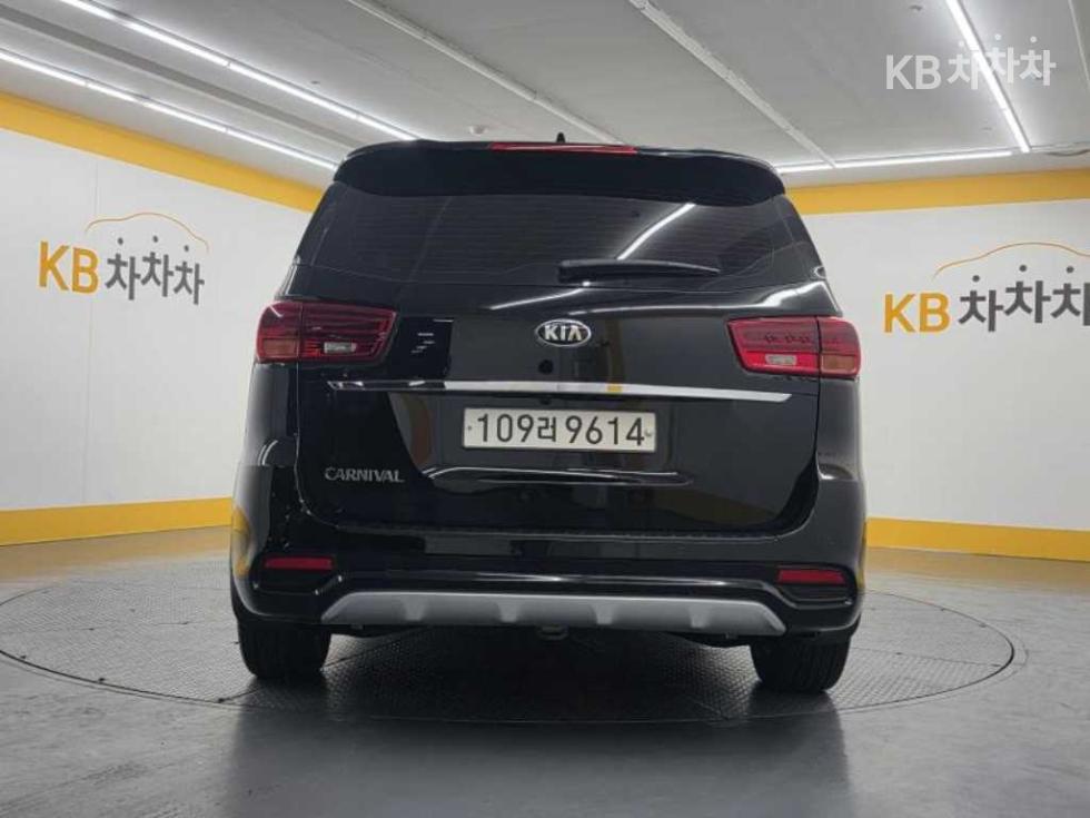 2020 - kia carnival