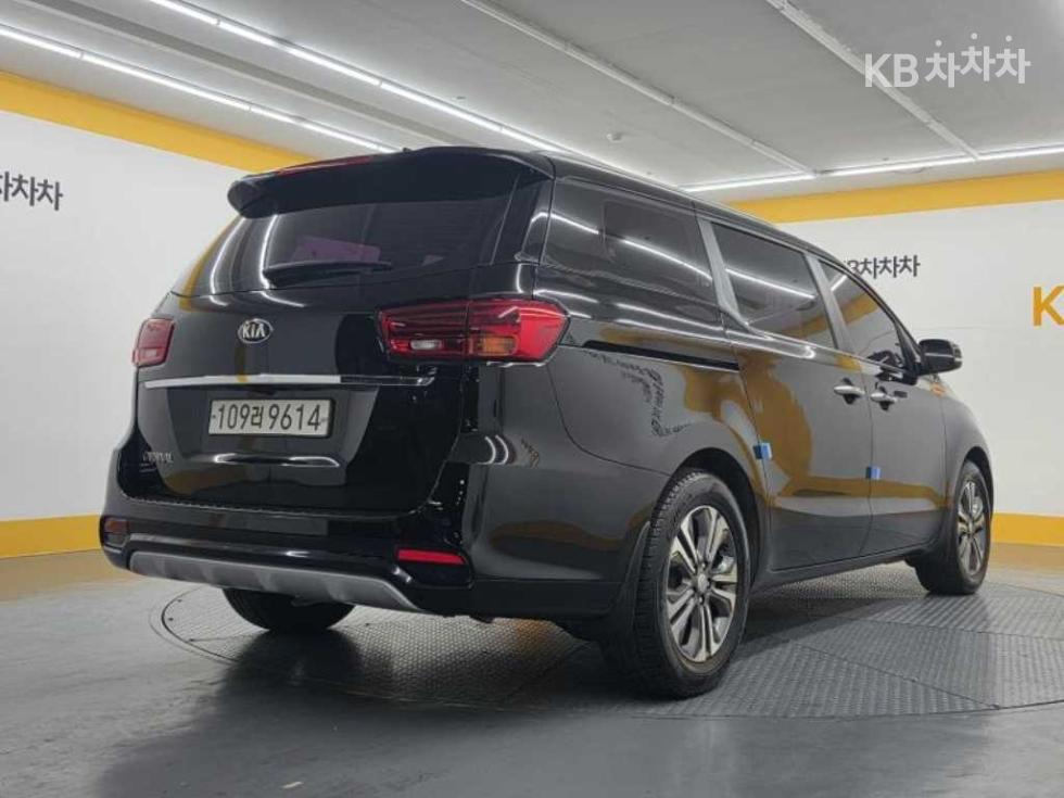 2020 - kia carnival