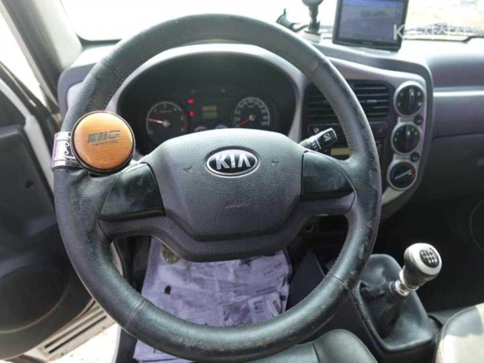 2016 - kia bongo iii