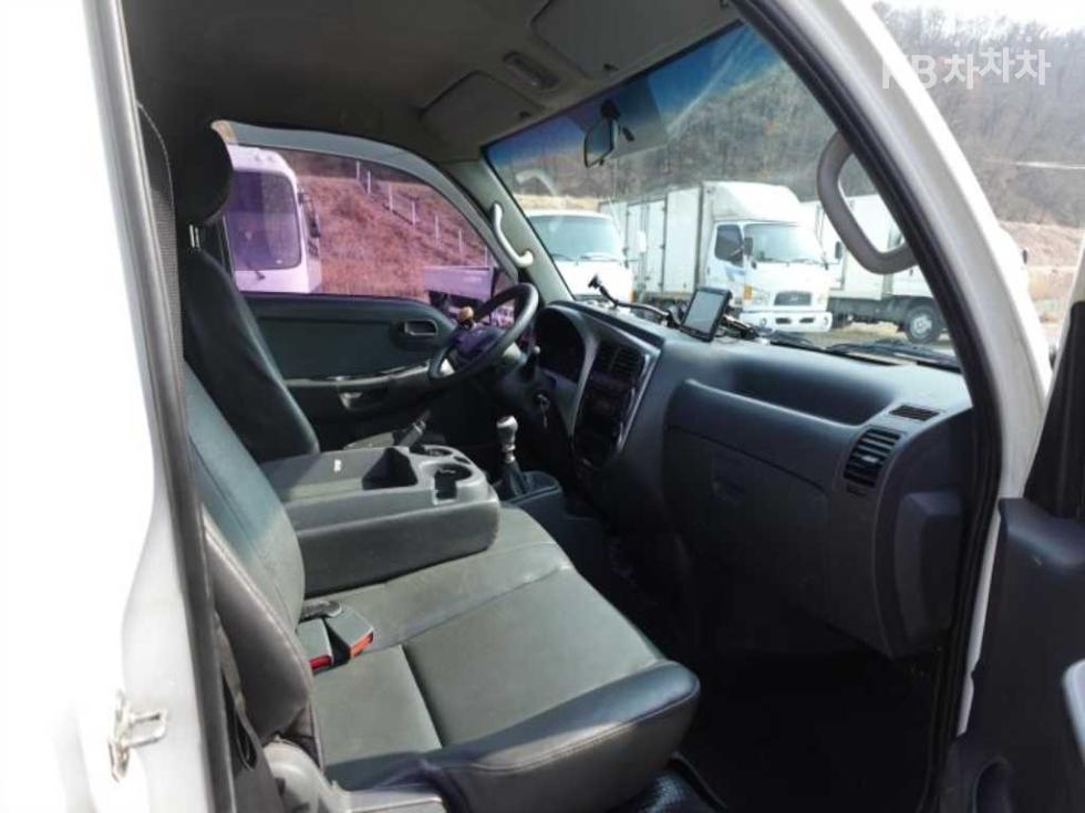 2016 - kia bongo iii